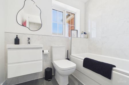 3 bedroom Semi-detached house for sale in Millfields Way, Barrow-Upon-Humber, DN19