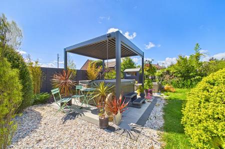 3 bedroom Detached bungalow for sale in Church Side, Goxhill, DN19