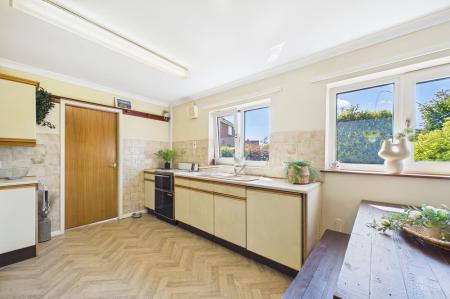 3 bedroom Detached bungalow for sale in Church Side, Goxhill, DN19