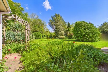 3 bedroom Detached bungalow for sale in Church Side, Goxhill, DN19