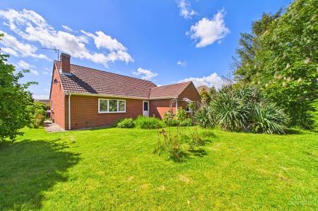 3 bedroom Detached bungalow for sale in Church Side, Goxhill, DN19