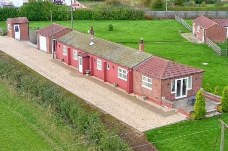 2 bedroom Detached bungalow for sale in Soff Lane, Goxhill, DN19