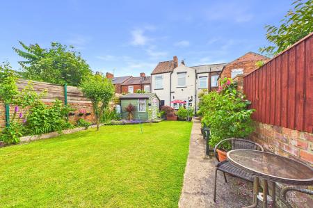 3 bedroom Terraced House for sale in Chapel Lane, Barton-Upon-Humber, DN18