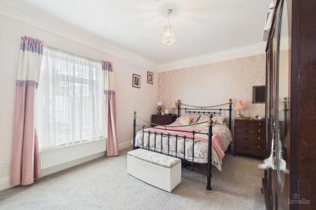 3 bedroom Terraced House for sale in Chapel Lane, Barton-Upon-Humber, DN18