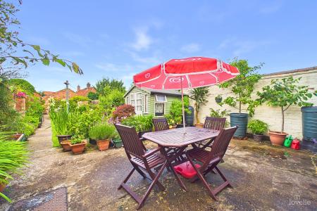 3 bedroom Terraced House for sale in Chapel Lane, Barton-Upon-Humber, DN18
