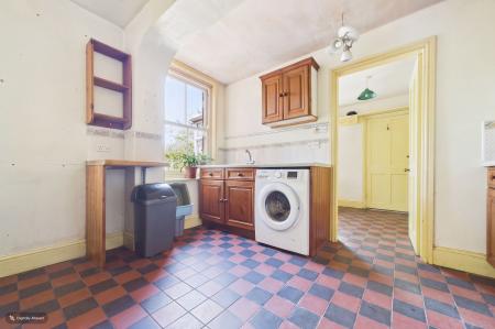 3 bedroom Semi-detached house for sale in Howe Lane, Goxhill, DN19