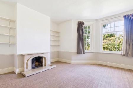 3 bedroom Semi-detached house for sale in Howe Lane, Goxhill, DN19