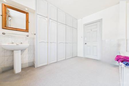 3 bedroom Semi-detached house for sale in Howe Lane, Goxhill, DN19