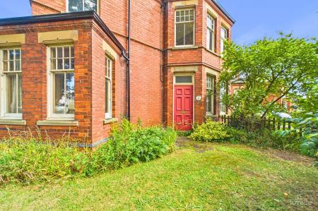 3 bedroom Semi-detached house for sale in Howe Lane, Goxhill, DN19
