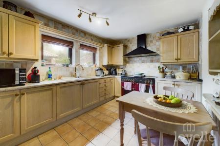 4 bedroom Detached house for sale in Main Street, Horkstow, DN18