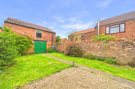 3 bedroom Terraced House for sale in Newport, Barton-Upon-Humber, DN18
