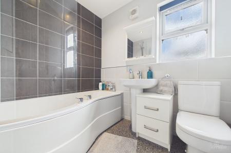 4 bedroom Detached house for sale in Canberra View, Barton-Upon-Humber, DN18