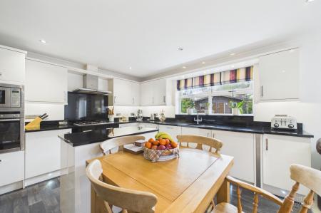 4 bedroom Detached house for sale in Canberra View, Barton-Upon-Humber, DN18
