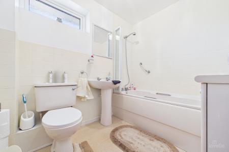 2 bedroom Detached bungalow for sale in Cornhill Drive, Barton-Upon-Humber, DN18