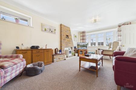 2 bedroom Detached bungalow for sale in Cornhill Drive, Barton-Upon-Humber, DN18