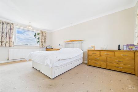 4 bedroom Detached house for sale in Horkstow Road, Barton-Upon-Humber, DN18