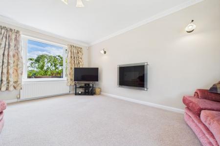 4 bedroom Detached house for sale in Horkstow Road, Barton-Upon-Humber, DN18