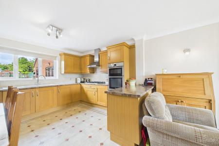 4 bedroom Detached house for sale in Horkstow Road, Barton-Upon-Humber, DN18