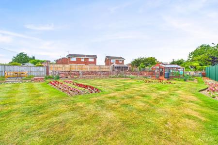 4 bedroom Detached house for sale in Horkstow Road, Barton-Upon-Humber, DN18