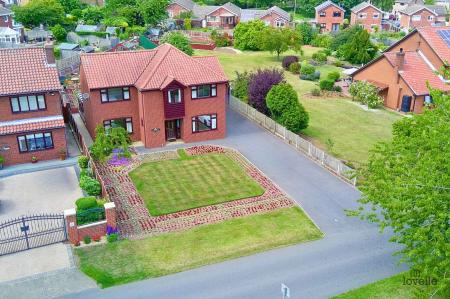 4 bedroom Detached house for sale in Horkstow Road, Barton-Upon-Humber, DN18