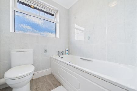4 bedroom Detached house for sale in Horkstow Road, Barton-Upon-Humber, DN18