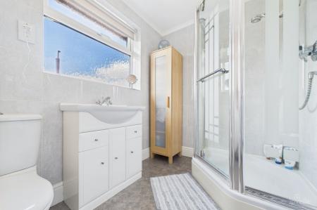 4 bedroom Detached house for sale in Horkstow Road, Barton-Upon-Humber, DN18