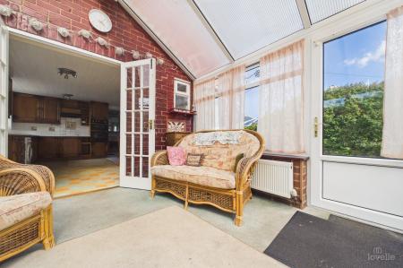 3 bedroom Detached bungalow for sale in Barton Road, Barrow-Upon-Humber, DN19