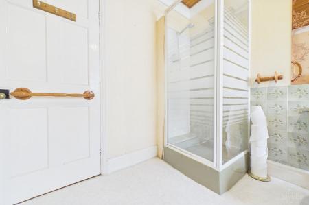 3 bedroom Detached bungalow for sale in Barton Road, Barrow-Upon-Humber, DN19