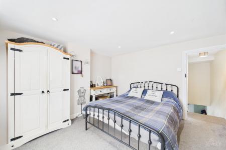 3 bedroom Semi-detached house for sale in High Street, Ulceby, DN39
