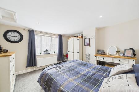 3 bedroom Semi-detached house for sale in High Street, Ulceby, DN39