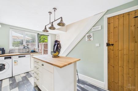 3 bedroom Semi-detached house for sale in High Street, Ulceby, DN39