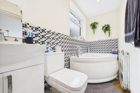 3 bedroom Semi-detached house for sale in High Street, Ulceby, DN39