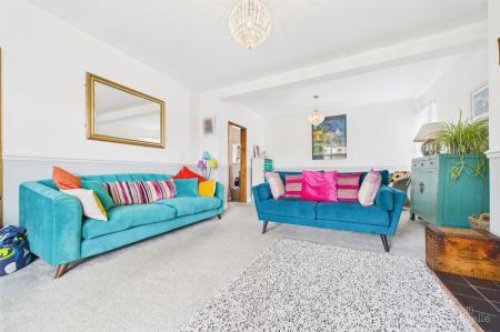 6 bedroom Detached house for sale in North Street, Barrow-Upon-Humber, DN19