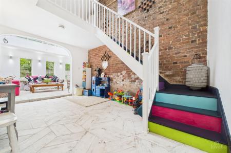 6 bedroom Detached house for sale in North Street, Barrow-Upon-Humber, DN19