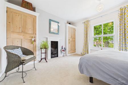 6 bedroom Detached house for sale in North Street, Barrow-Upon-Humber, DN19