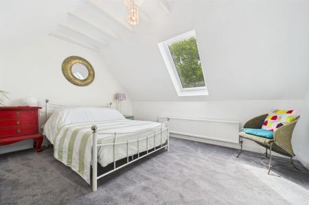 6 bedroom Detached house for sale in North Street, Barrow-Upon-Humber, DN19