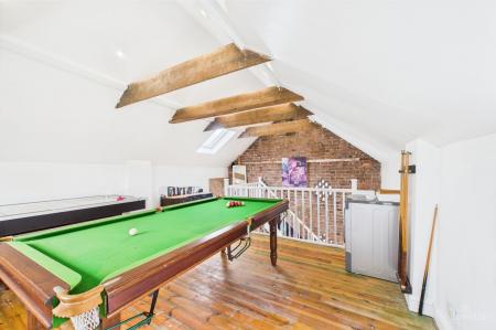 6 bedroom Detached house for sale in North Street, Barrow-Upon-Humber, DN19