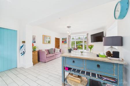 6 bedroom Detached house for sale in North Street, Barrow-Upon-Humber, DN19