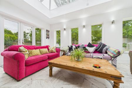 6 bedroom Detached house for sale in North Street, Barrow-Upon-Humber, DN19
