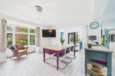 6 bedroom Detached house for sale in North Street, Barrow-Upon-Humber, DN19