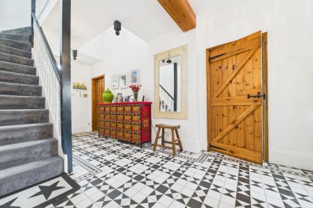 6 bedroom Detached house for sale in North Street, Barrow-Upon-Humber, DN19