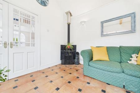 6 bedroom Detached house for sale in North Street, Barrow-Upon-Humber, DN19