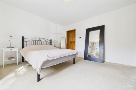 6 bedroom Detached house for sale in North Street, Barrow-Upon-Humber, DN19
