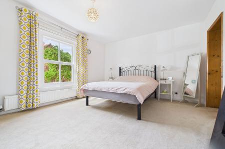 6 bedroom Detached house for sale in North Street, Barrow-Upon-Humber, DN19