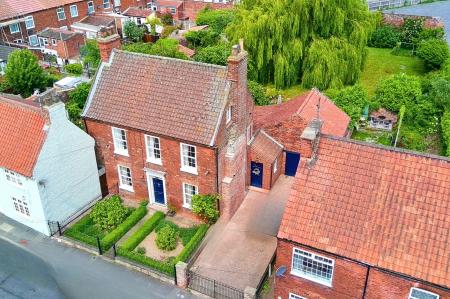 4 bedroom Detached house for sale in Soutergate, Barton-Upon-Humber, DN18