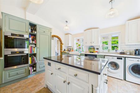 4 bedroom Detached house for sale in Soutergate, Barton-Upon-Humber, DN18