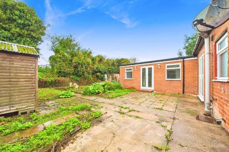 3 bedroom Detached bungalow for sale in Sluice Road, South Ferriby, DN18