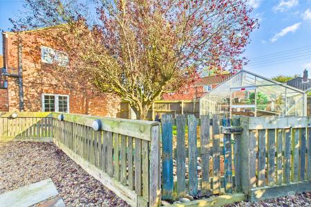 5 bedroom Detached house for sale in North End, Goxhill, DN19