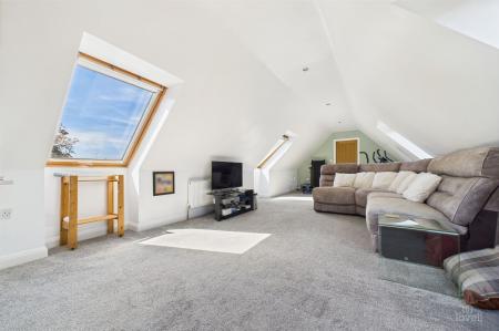 5 bedroom Detached house for sale in North End, Goxhill, DN19