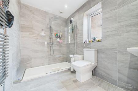 5 bedroom Detached house for sale in North End, Goxhill, DN19